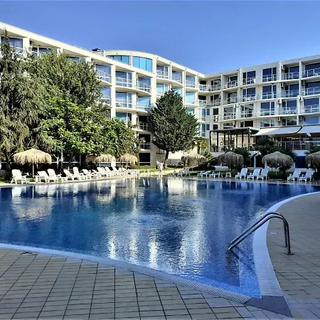 Atlantis Apartment *